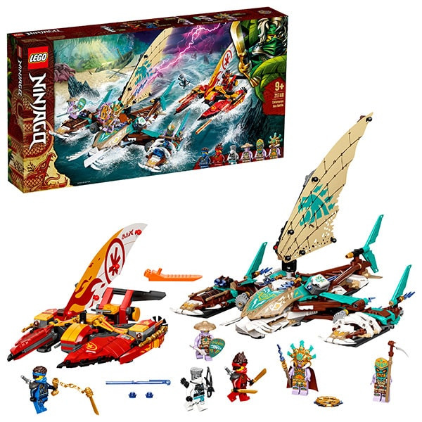 LEGO Ninjago Lupta pe mare cu catamaranul 71748