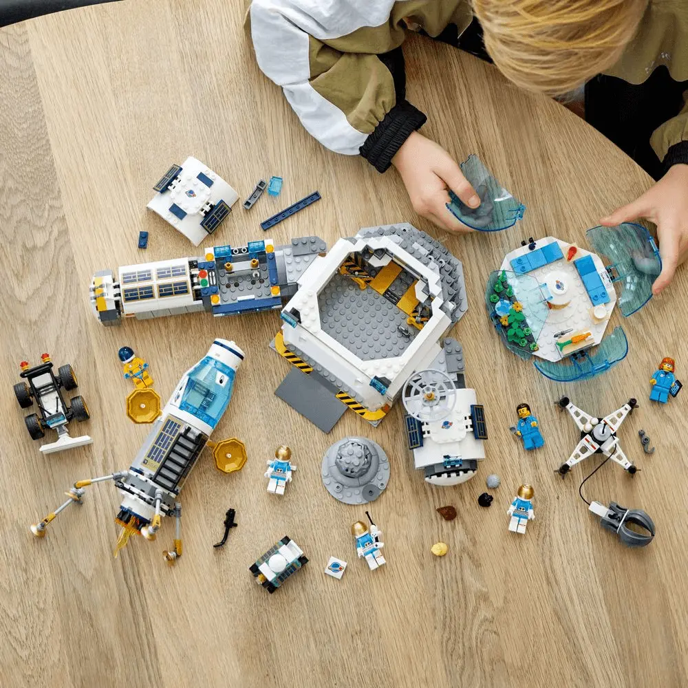 LEGO City Baza de cercetare selenara 60350