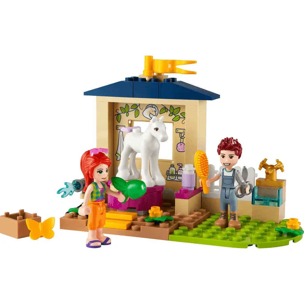 LEGO Friends Grajd pentru ingrijirea poneiului 41696
