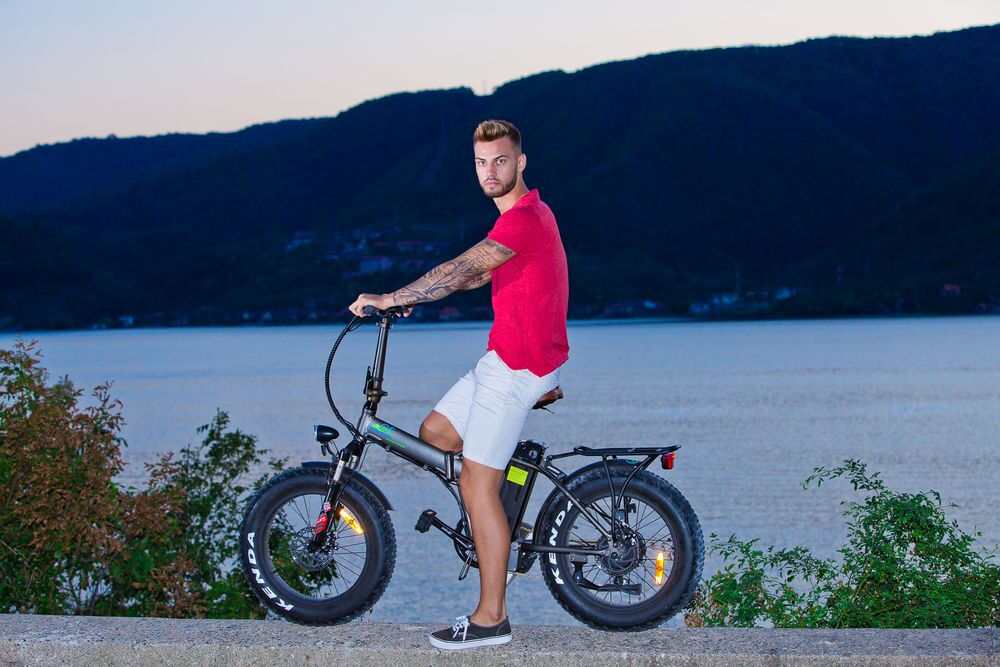 Bicicleta electrica pliabila Gentle Electric Fat Bike Clasic E-Twow, far LED, viteza 25 km/h, Negru