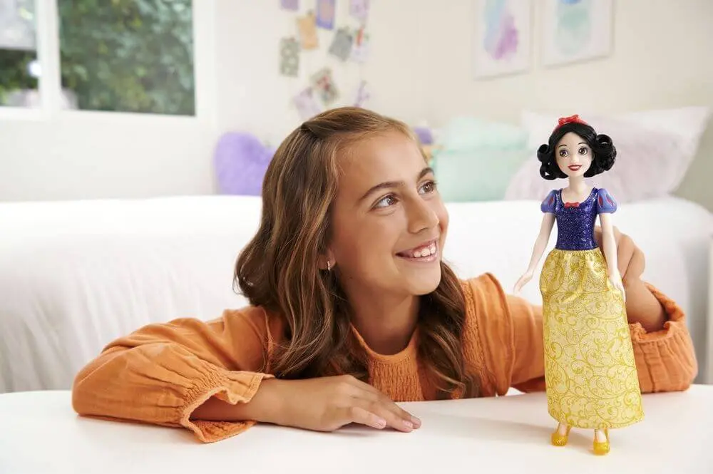 Papusa Disney Princess Alba ca Zapada, Multicolor