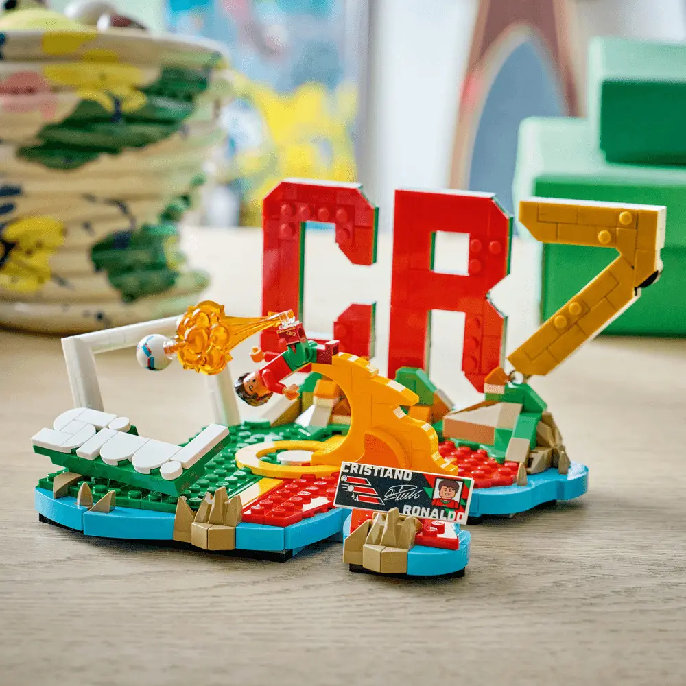 LEGO Editions Cristiano Ronaldo - Momente importante din fotbal 43012