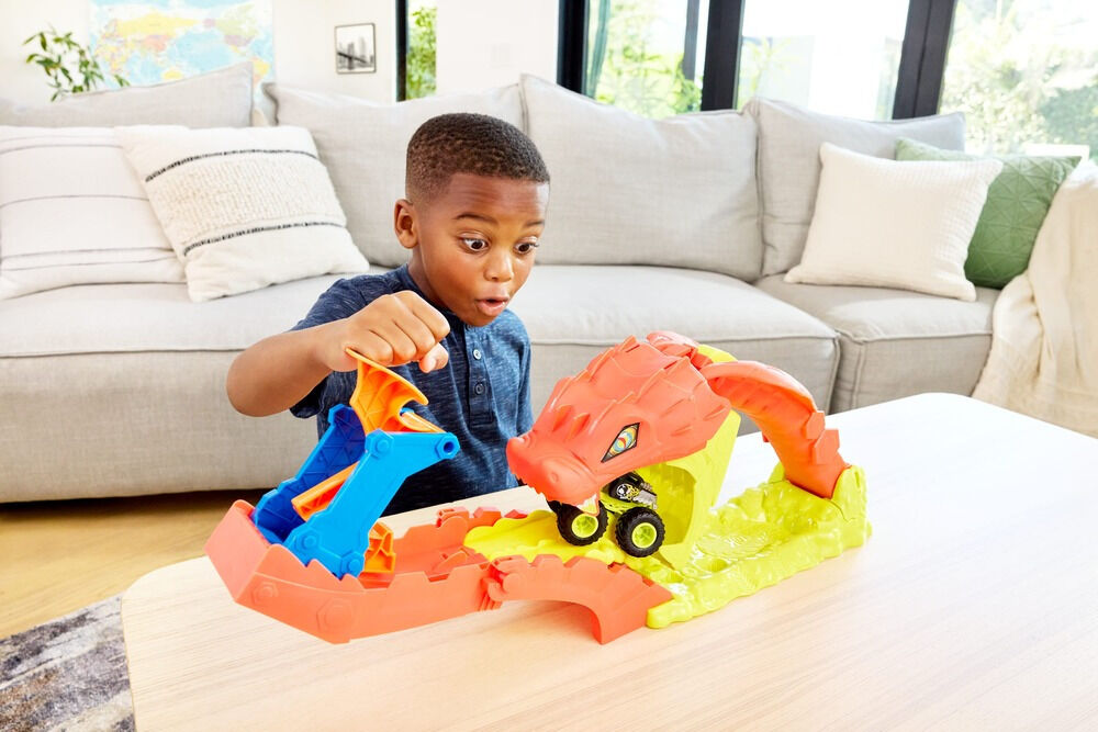 Set cu masinuta Hot Wheels Monster Trucks Snake Slam Takedown JJN44, 1:64, Multicolor