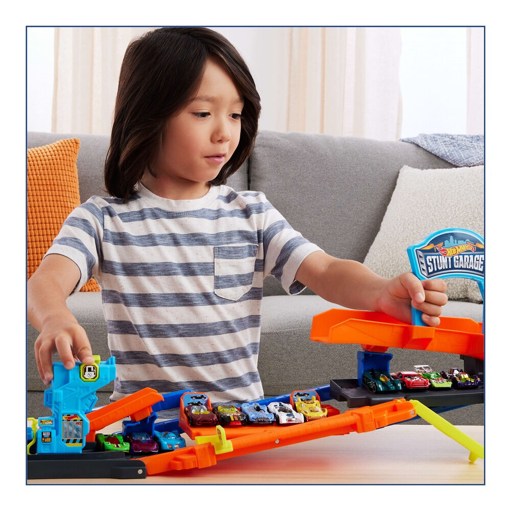 Set joaca 2 in 1 Garaj transformabil Hot Wheels JHL94, masinuta inclusa, Multicolor