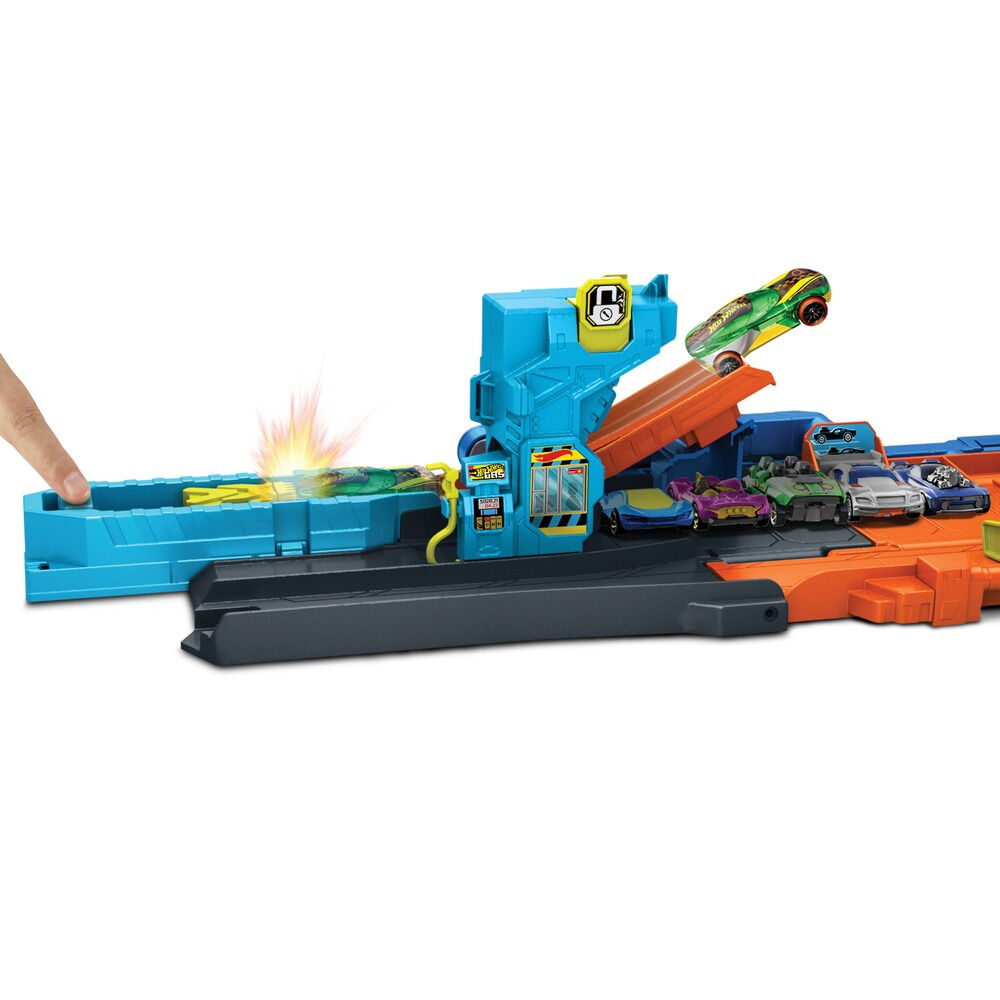 Set joaca 2 in 1 Garaj transformabil Hot Wheels JHL94, masinuta inclusa, Multicolor