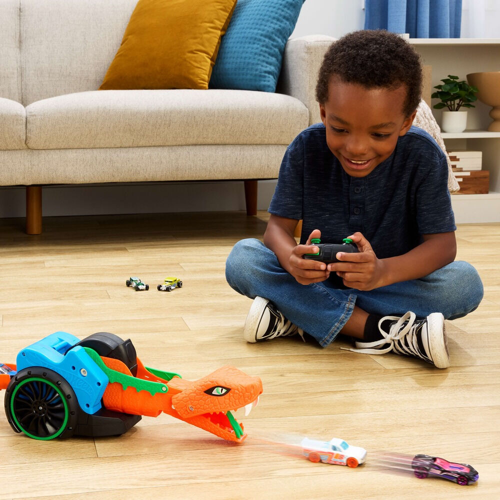 Vehicul cu telecomanda Hot Wheels Let's Race Slither 'n Strike JGD11, masinuta inclusa, Multicolor