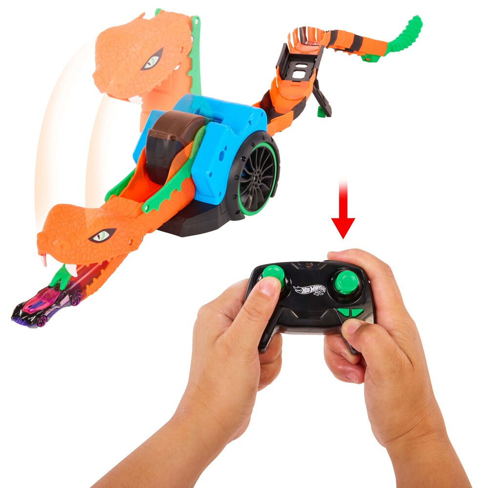 Vehicul cu telecomanda Hot Wheels Let's Race Slither 'n Strike JGD11, masinuta inclusa, Multicolor