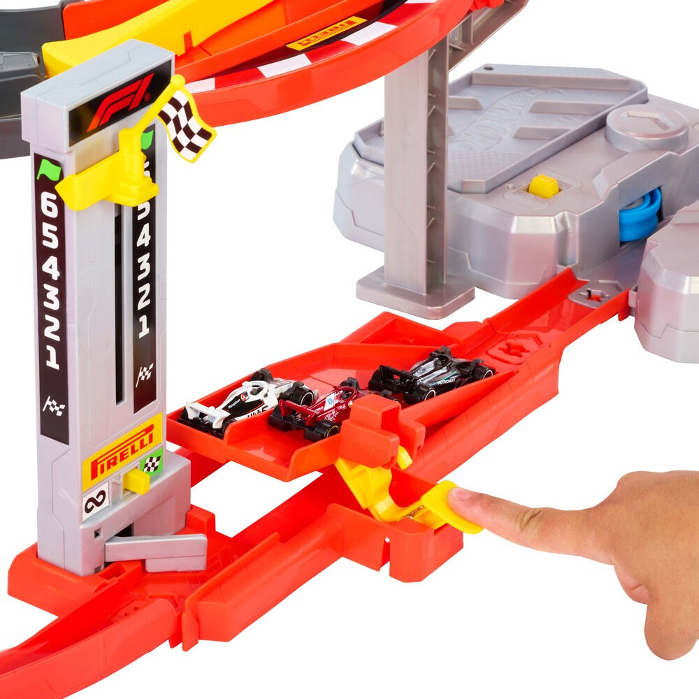 Set Hot Wheels F1 Circuit Grand Prix JMC90, cu 3 masinute, Multicolor