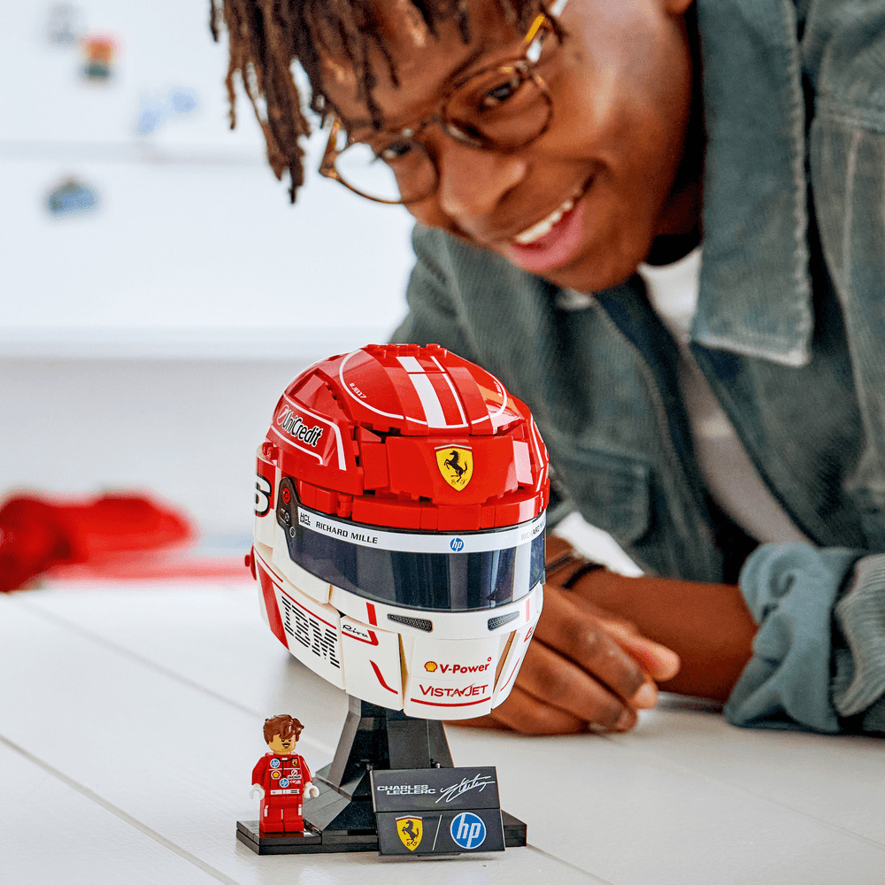 LEGO Editions Casca lui Charles Leclerc Scuderia Ferrari HP 43014